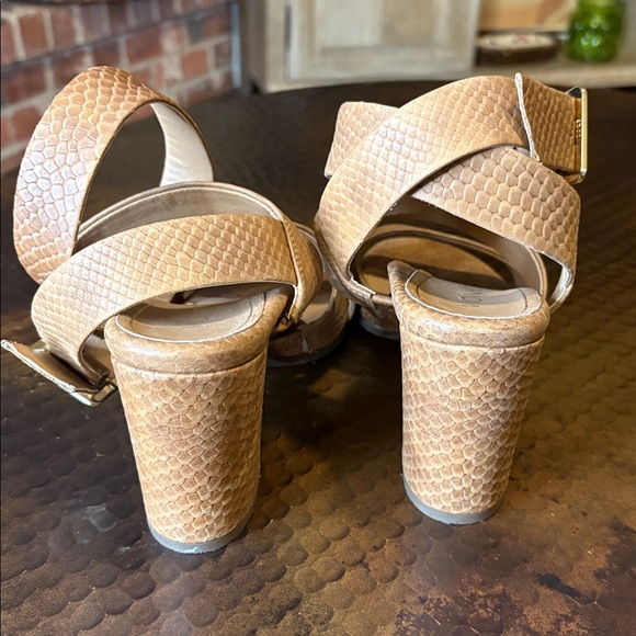 Vionic Tan Leather Strappy Stacked Block Heel Blaire Sandals Heels Size 8.5 - Picture 6 of 11